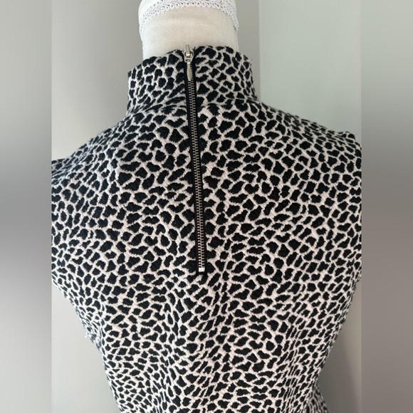 Reitmans Giraffe Print Sleeveless Turtleneck Blouse S - Picture 7 of 11